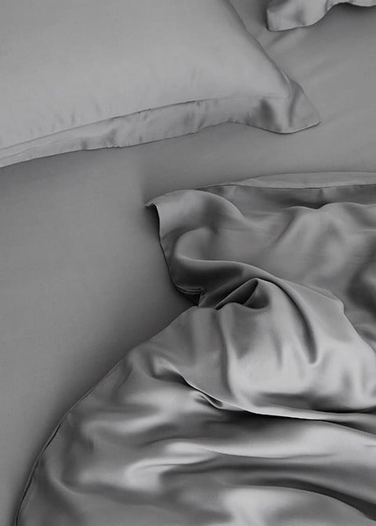 Washed lyocell bedding set – Dusk Grey, fabric and edge detail - Roomden