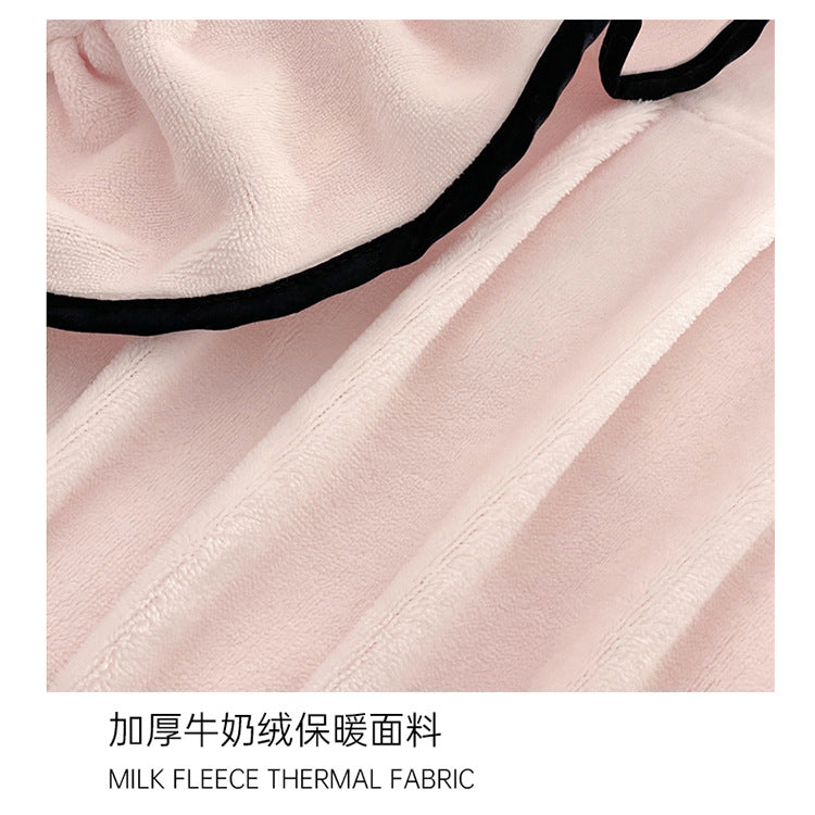 Ruffled fleece bedding set – Pink, fabric and edge detail - Roomden