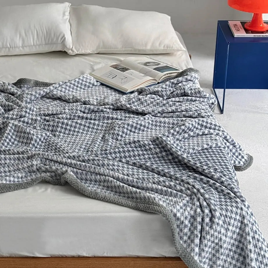 Checkered flannel fleece throw blanket with soft plush texture – RoomDen
