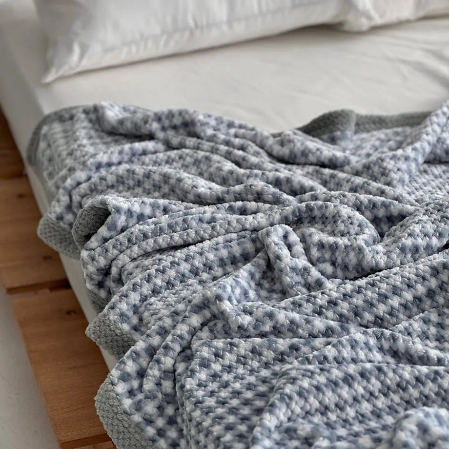 Checkered flannel fleece throw blanket with soft plush texture – RoomDen