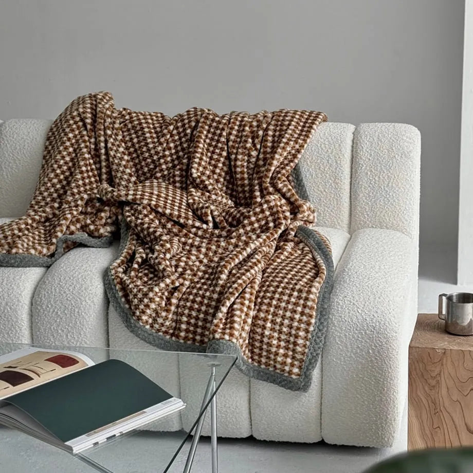 Checkered flannel fleece throw blanket with soft plush texture – RoomDen
