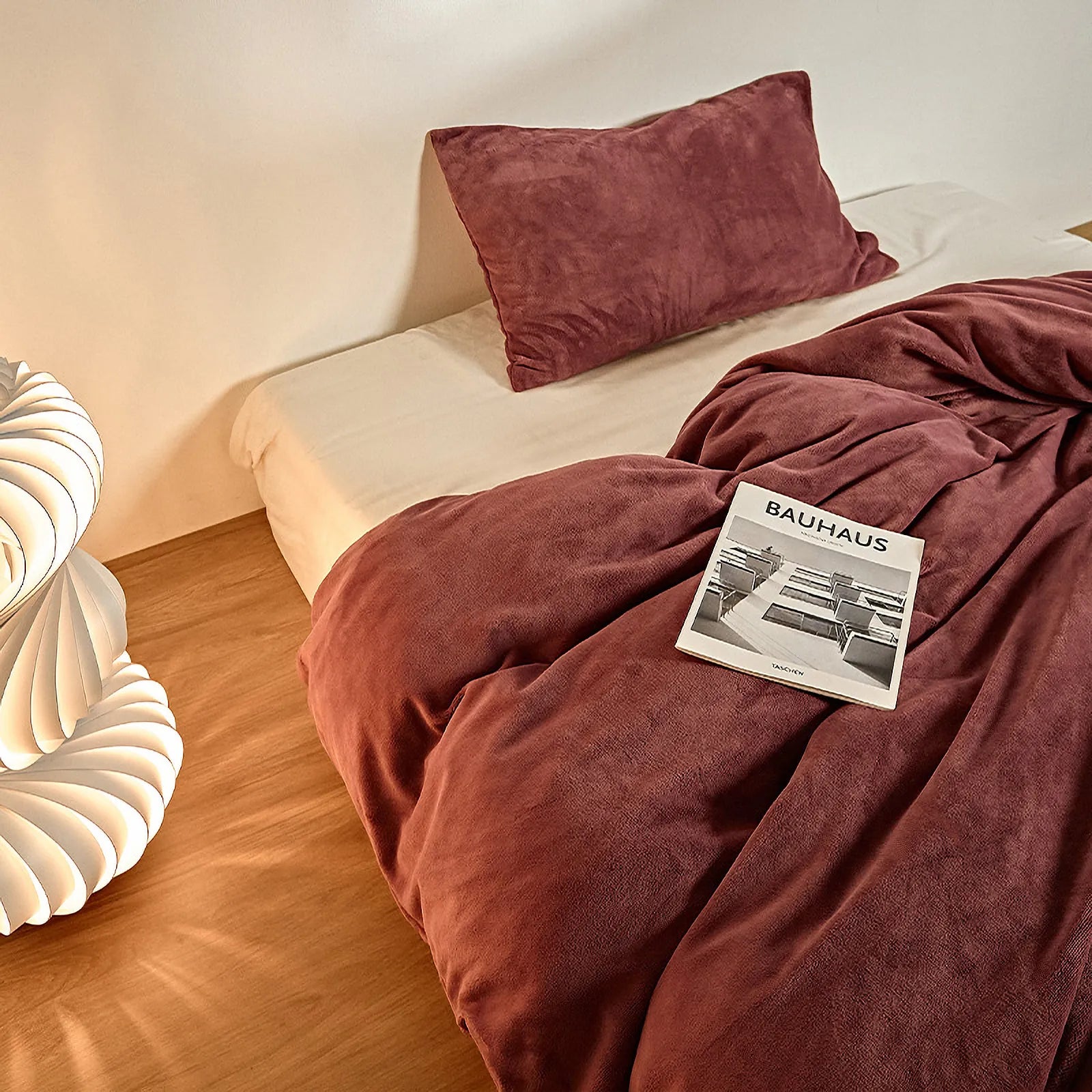 Solid muted brick-red fleece duvet cover with soft winter texture – RoomDen