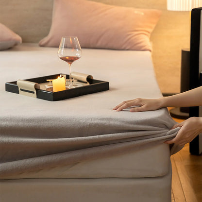 Solid fleece fitted sheet with soft cozy texture in a minimalist winter style – RoomDen