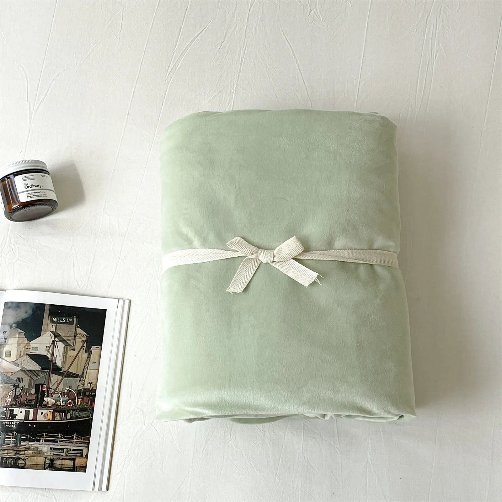 Soft solid velvet sheet set with minimalist styling – RoomDen