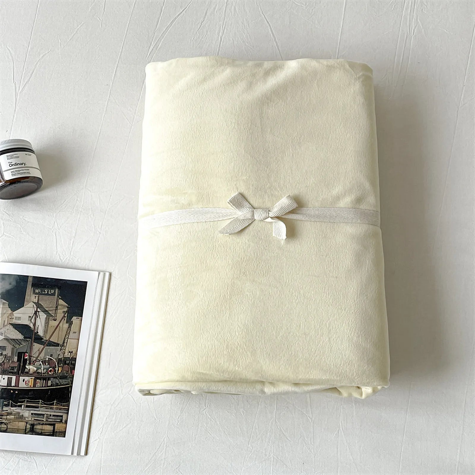 Soft solid velvet sheet set with minimalist styling – RoomDen