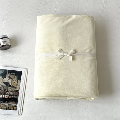 Soft solid velvet sheet set with minimalist styling – RoomDen