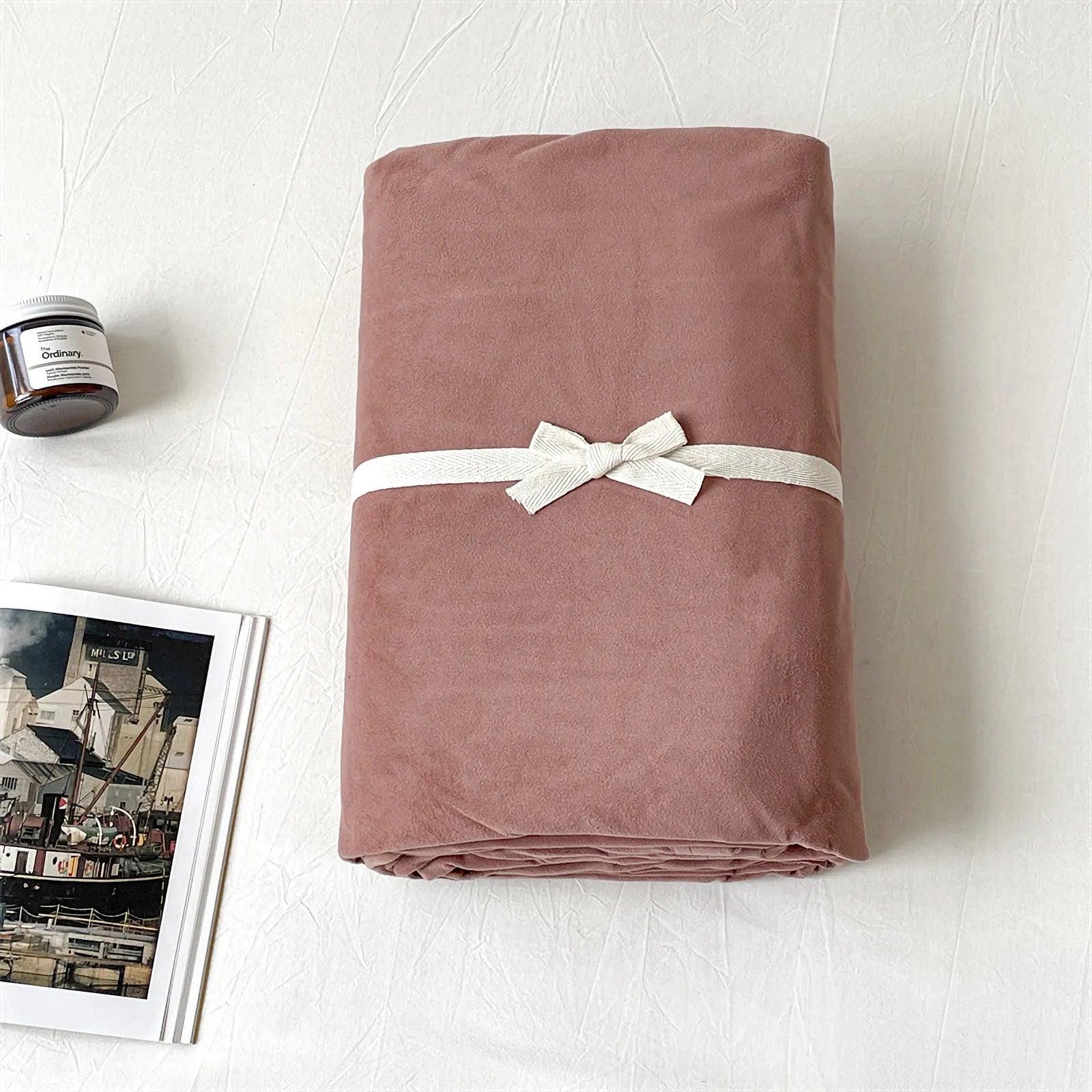 Soft solid velvet sheet set with minimalist styling – RoomDen