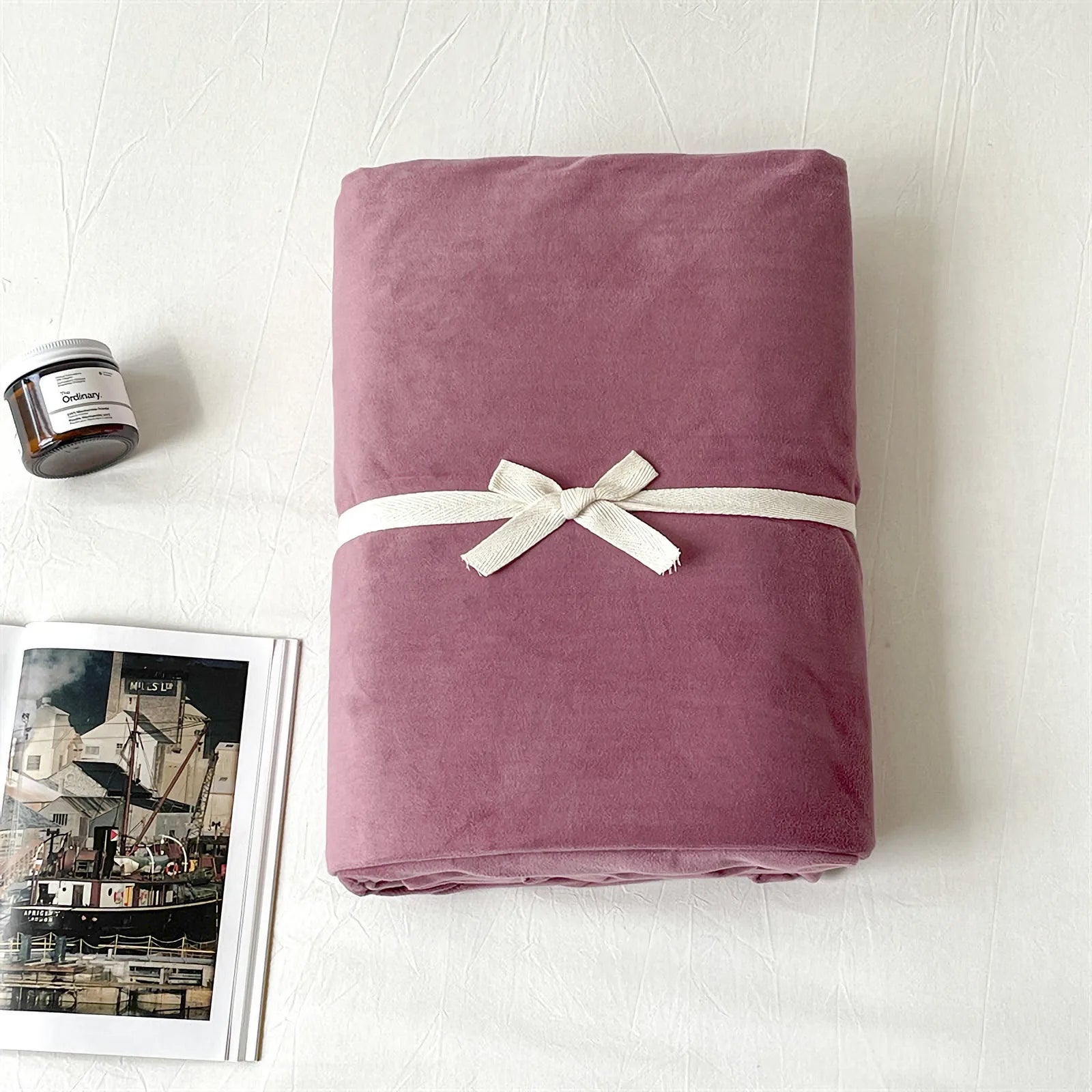 Soft solid velvet sheet set with minimalist styling – RoomDen