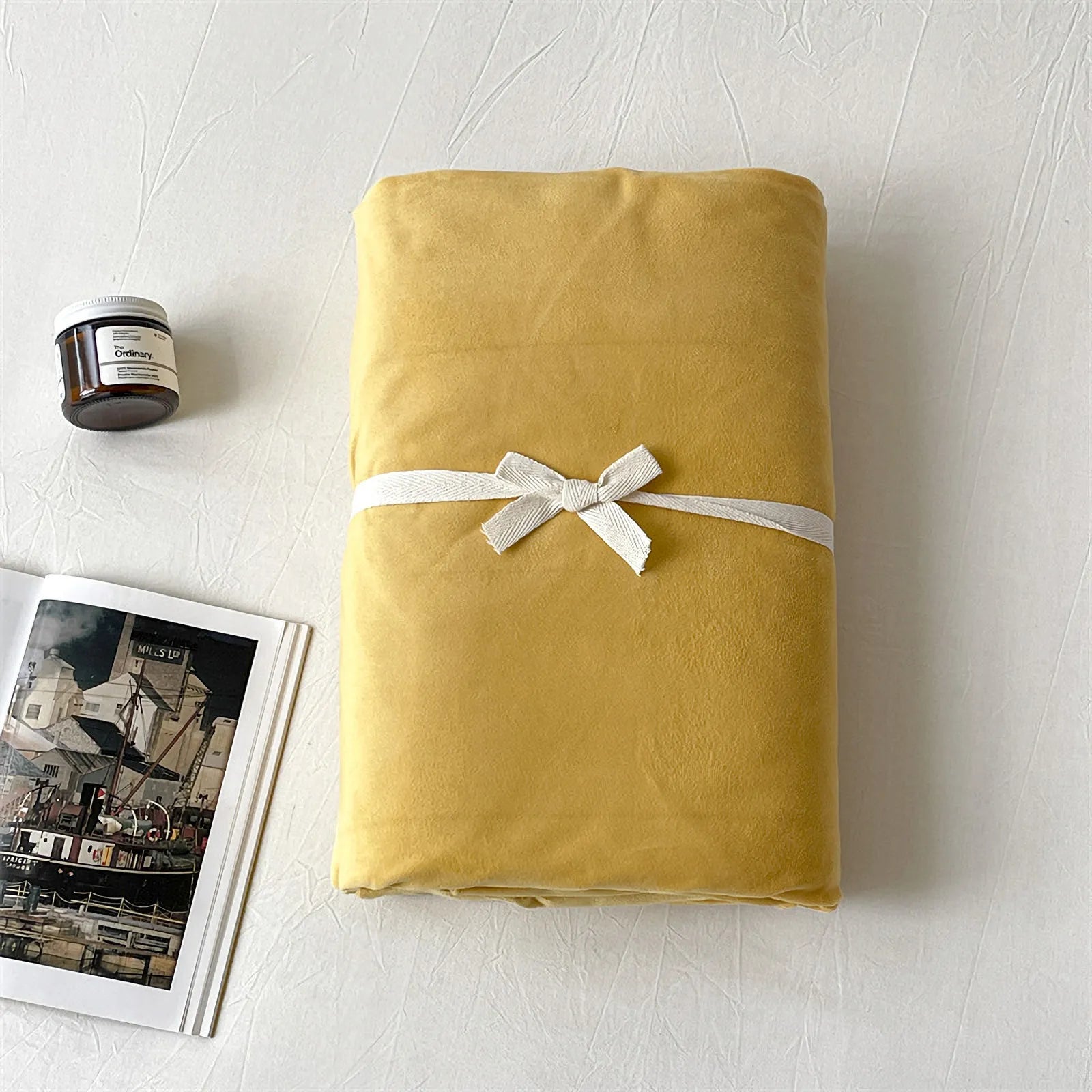 Soft solid velvet sheet set with minimalist styling – RoomDen