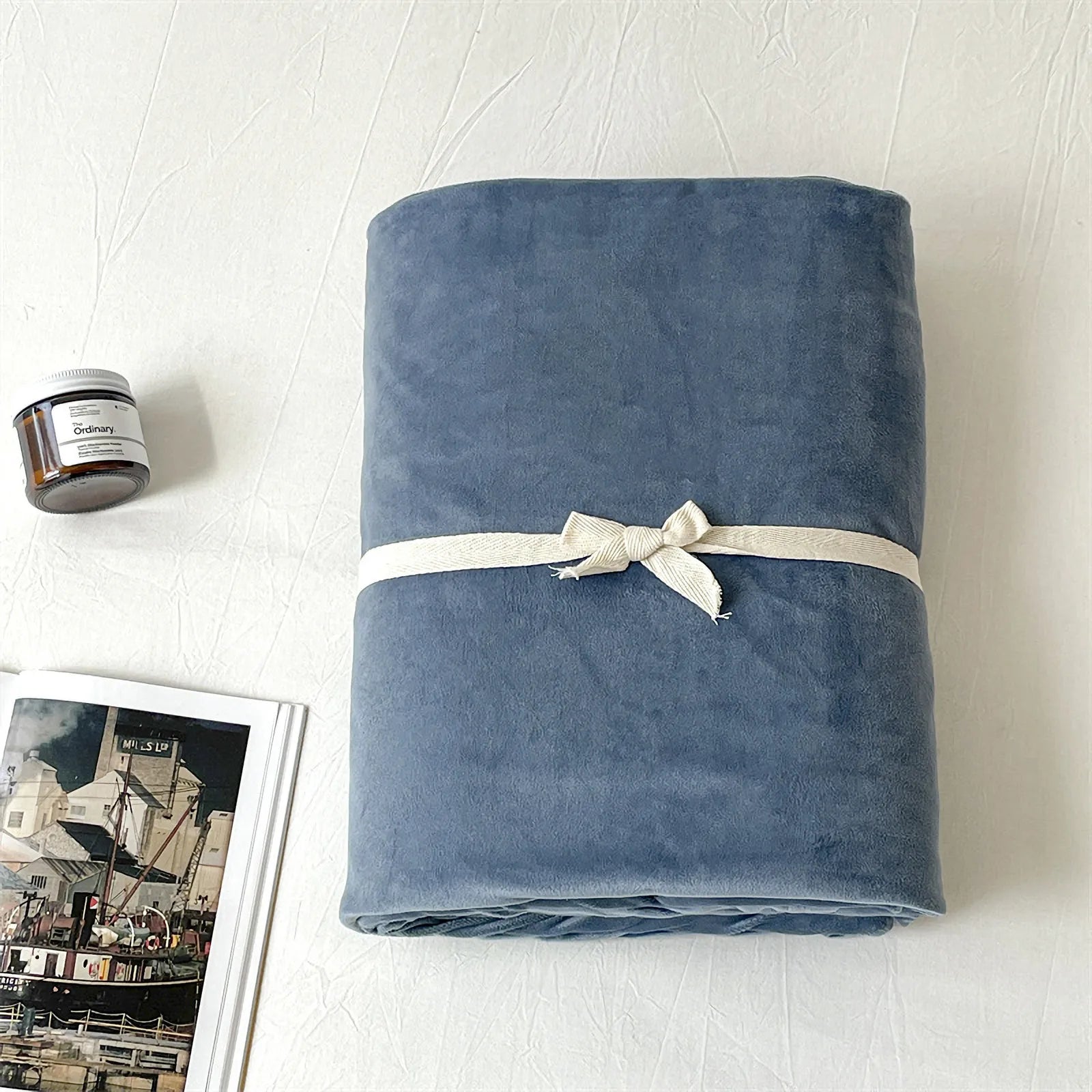 Soft solid velvet sheet set with minimalist styling – RoomDen
