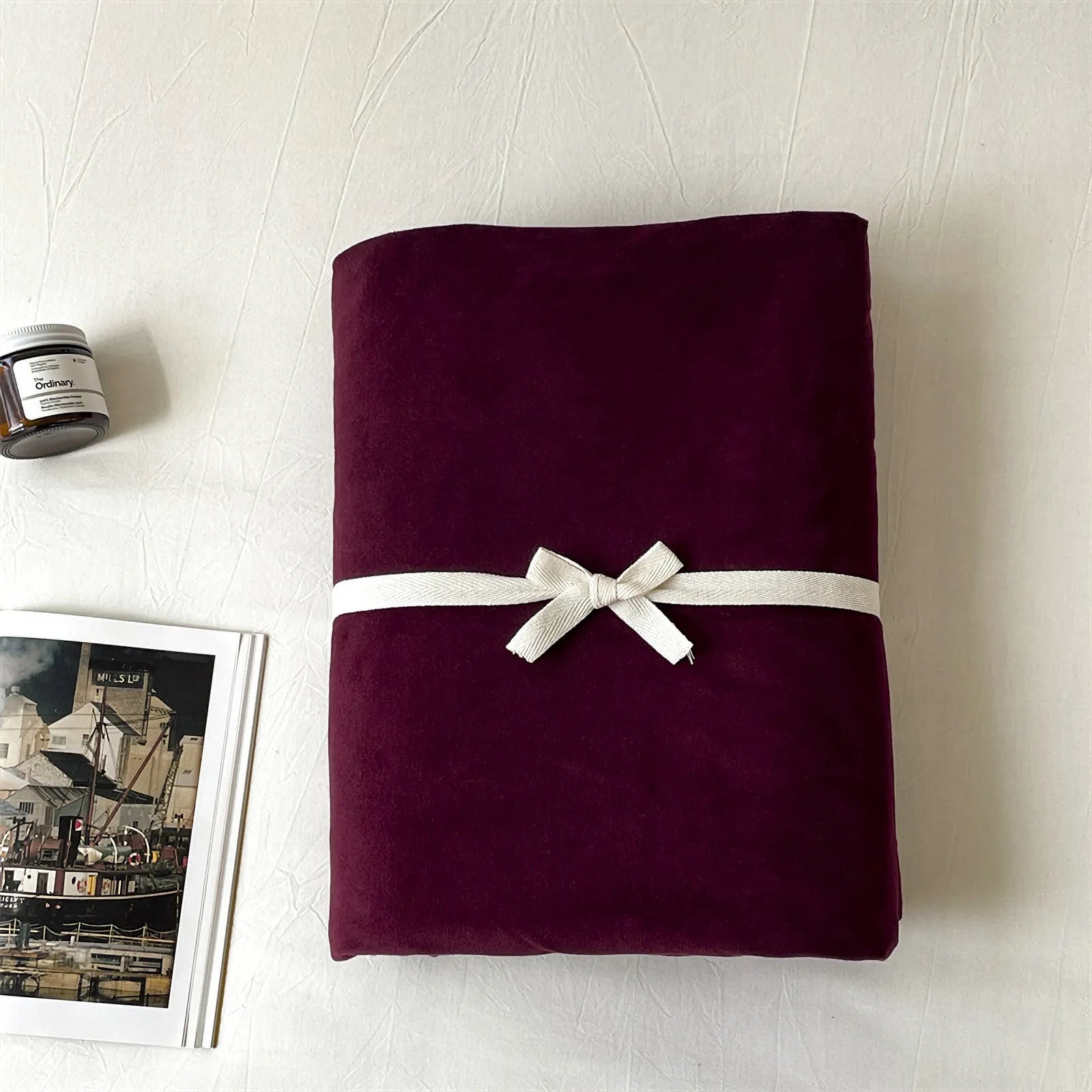 Soft solid velvet sheet set with minimalist styling – RoomDen