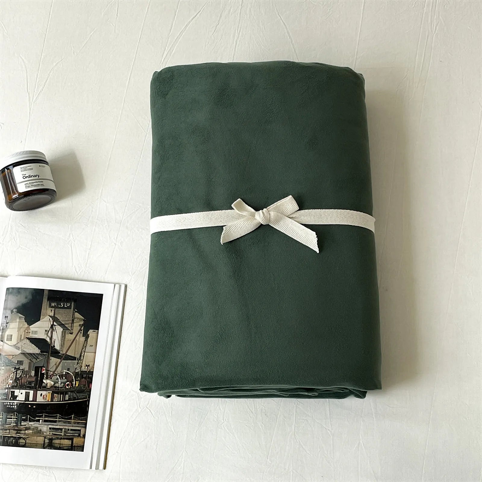 Soft solid velvet sheet set with minimalist styling – RoomDen