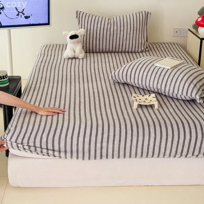 Striped fleece sheet set with soft plush texture in cozy minimalist style – RoomDen