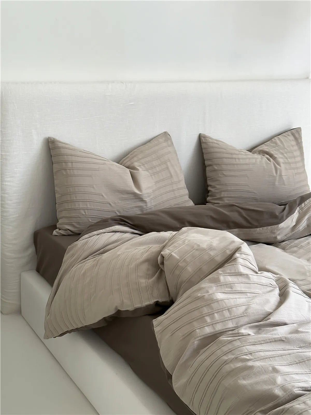 Minimalist textured stripe cotton duvet cover set with soft neutral tones and a relaxed, cozy aesthetic – RoomDen