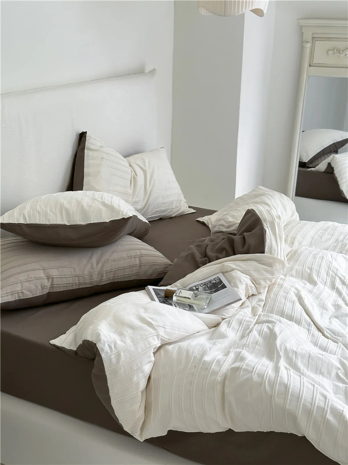 Minimalist textured stripe cotton duvet cover set with soft neutral tones and a relaxed, cozy aesthetic – RoomDen