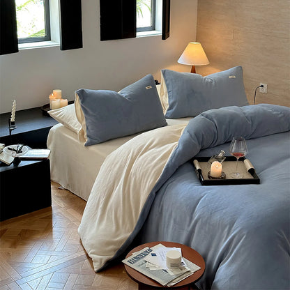 Two-tone flannel fleece duvet cover with soft low-saturation colors and a cozy minimalist winter look – RoomDen