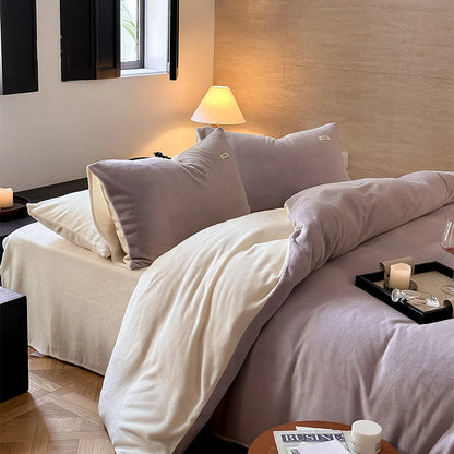 Two-tone flannel fleece duvet cover with soft low-saturation colors and a cozy minimalist winter look – RoomDen