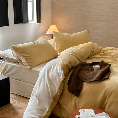 Two-tone flannel fleece duvet cover with soft low-saturation colors and a cozy minimalist winter look – RoomDen