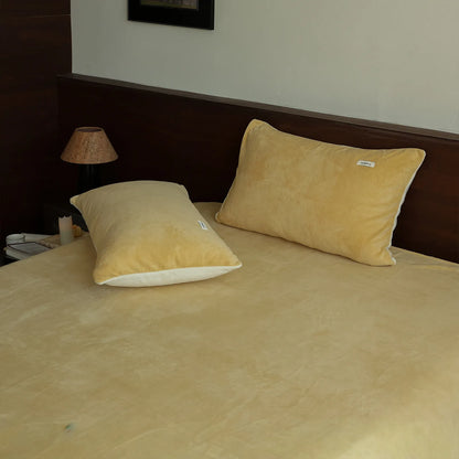 Two-tone fleece pillowcase in soft minimalist winter colors – RoomDen