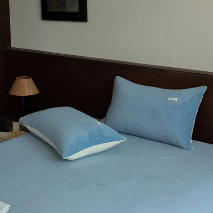 Two-tone fleece pillowcase in soft minimalist winter colors – RoomDen