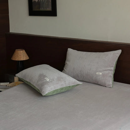 Two-tone fleece pillowcase in soft minimalist winter colors – RoomDen