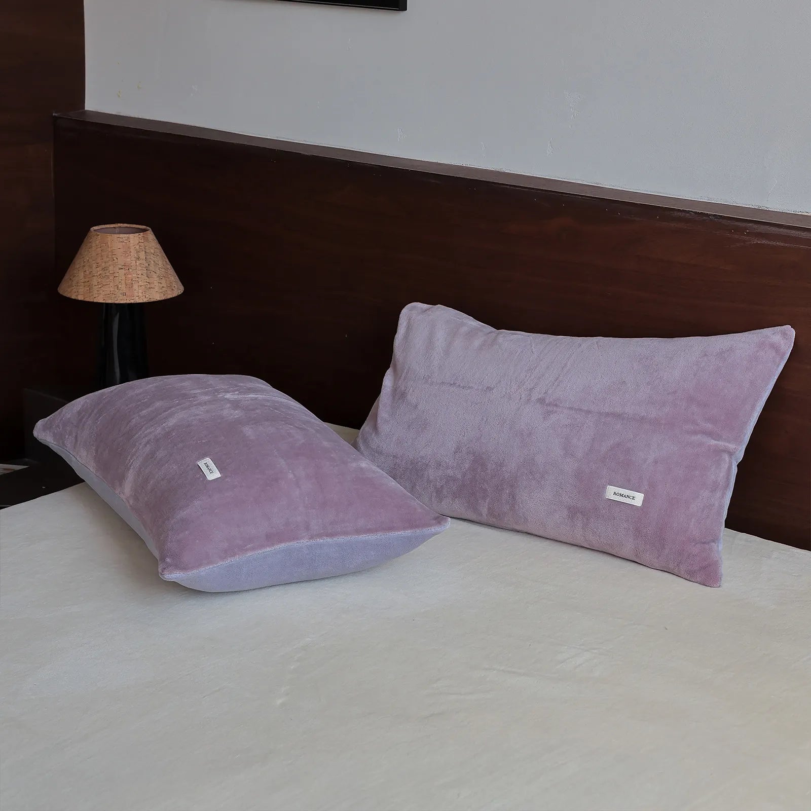 Two-tone fleece pillowcase in soft minimalist winter colors – RoomDen