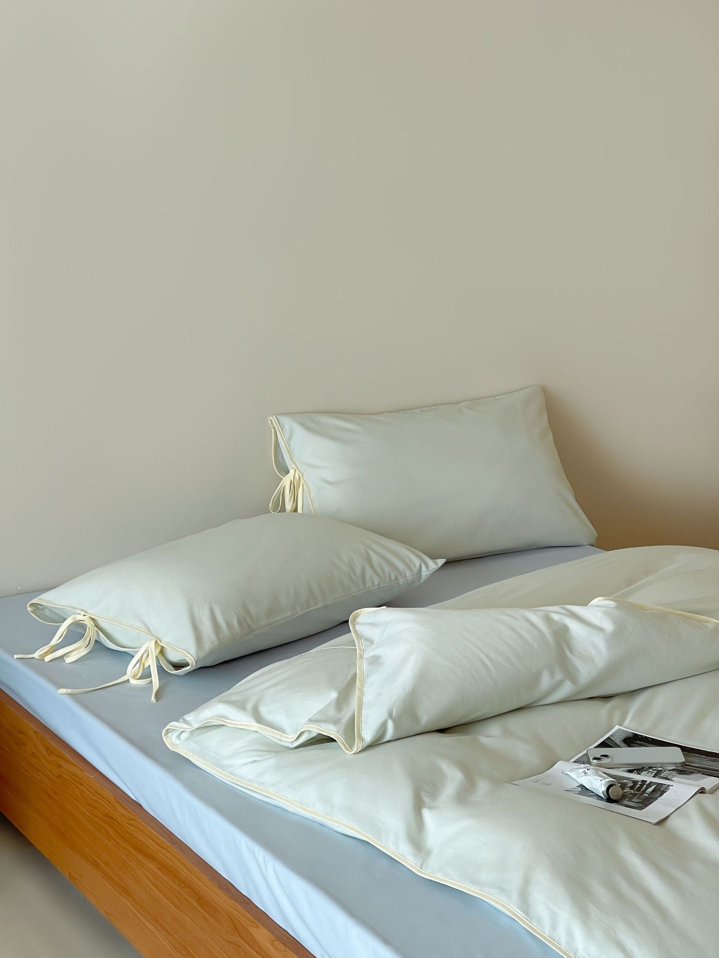 Cotton Tie-Knot Solid Bedding Set - Green with Yellow Ties