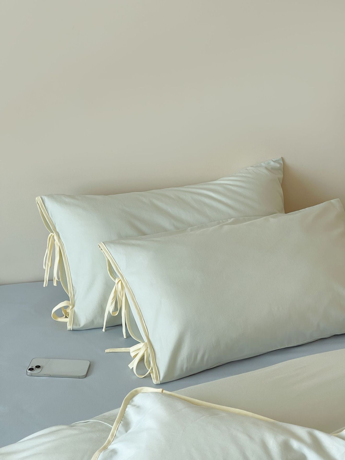 Cotton Tie-Knot Solid Bedding Set - Green with Yellow Ties