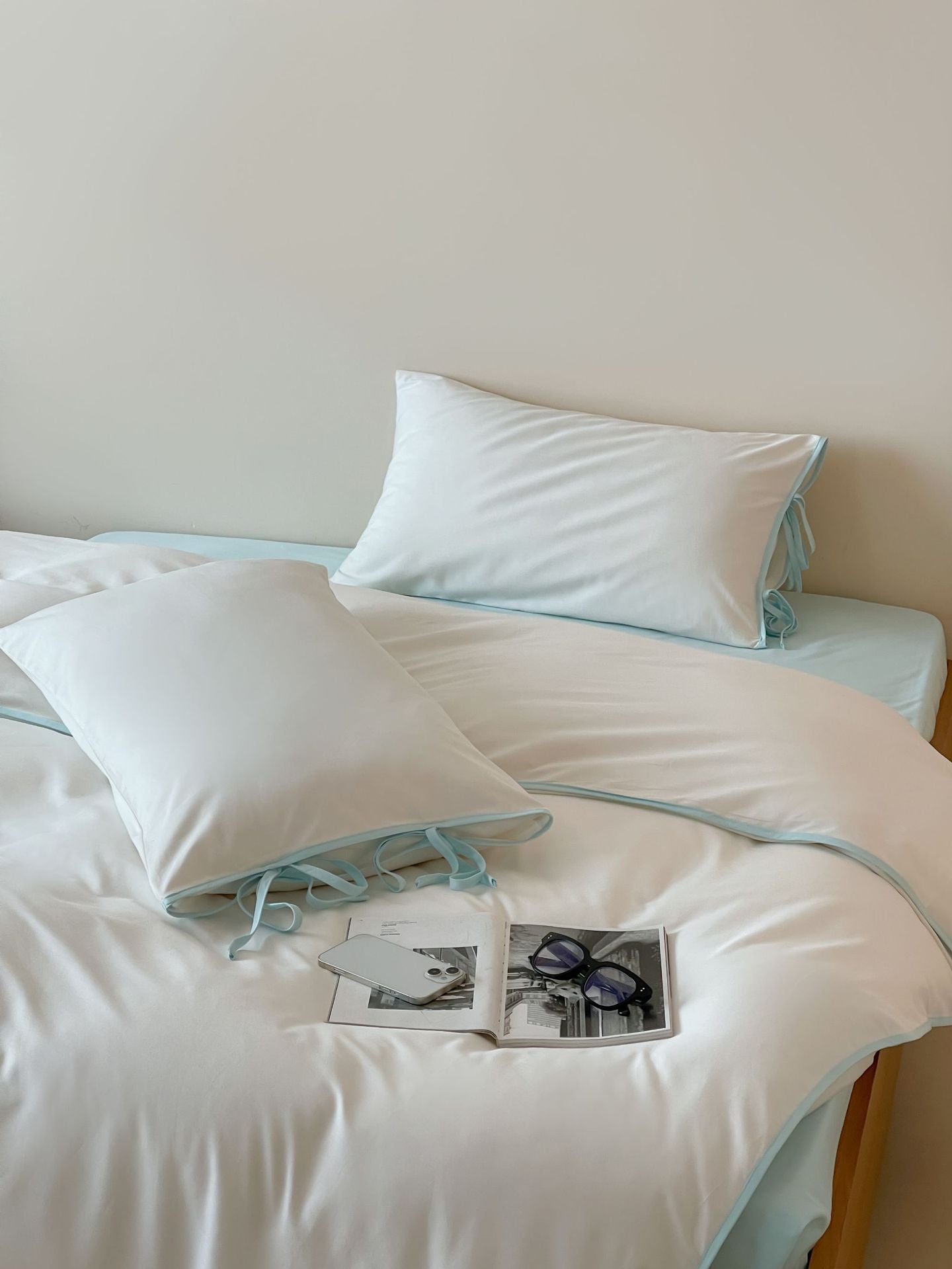Cotton Tie-Knot Solid Bedding Set - White with Mint Ties
