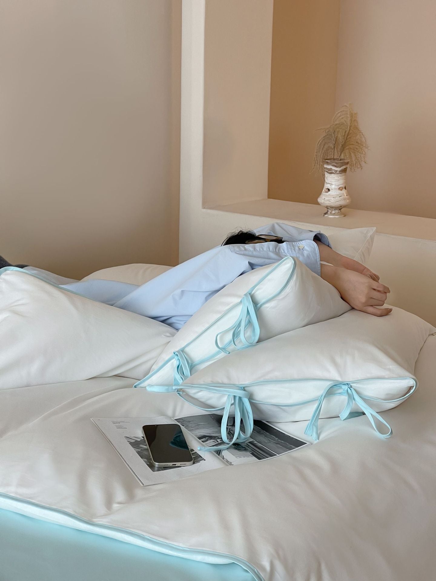 Cotton Tie-Knot Solid Bedding Set - White with Mint Ties