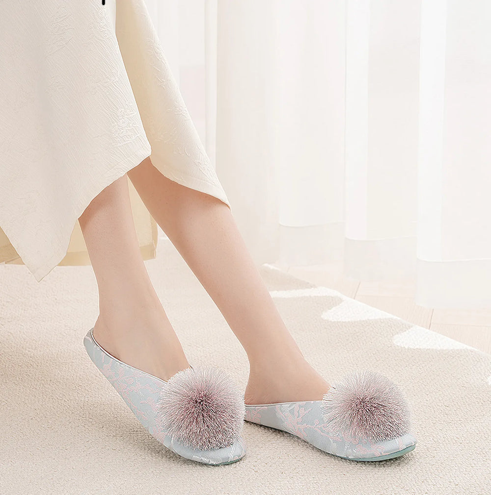 Blue floral jacquard house slippers with large fluffy pink pom-pom - RoomDen