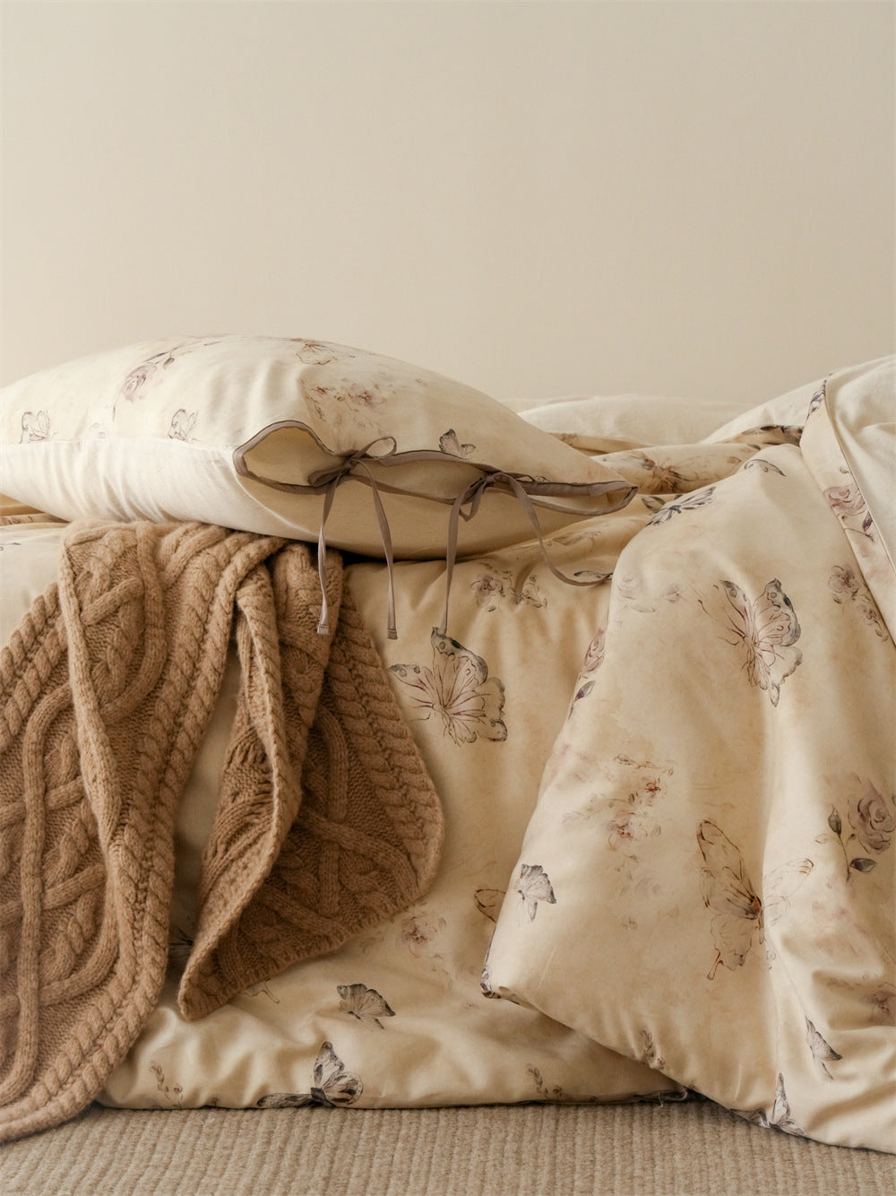 Stillgarden Drifting Butterfly Cotton Linen Bedding Set – Draped butterfly bedding and a tied pillow - Roomden