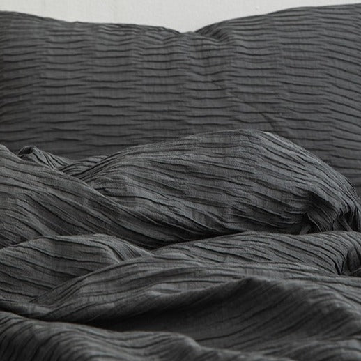 Ripple Textured Cotton Bedding Set, Dark Grey, fabric and pillow detail 5 - Roomden