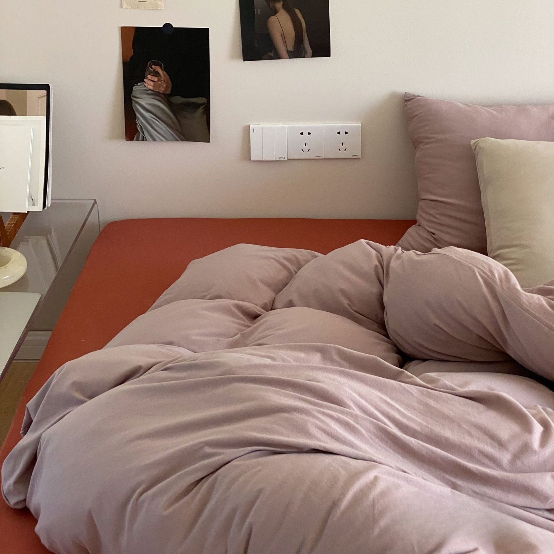 Aldermoor Colorblock Jersey Bedding Set - room scene