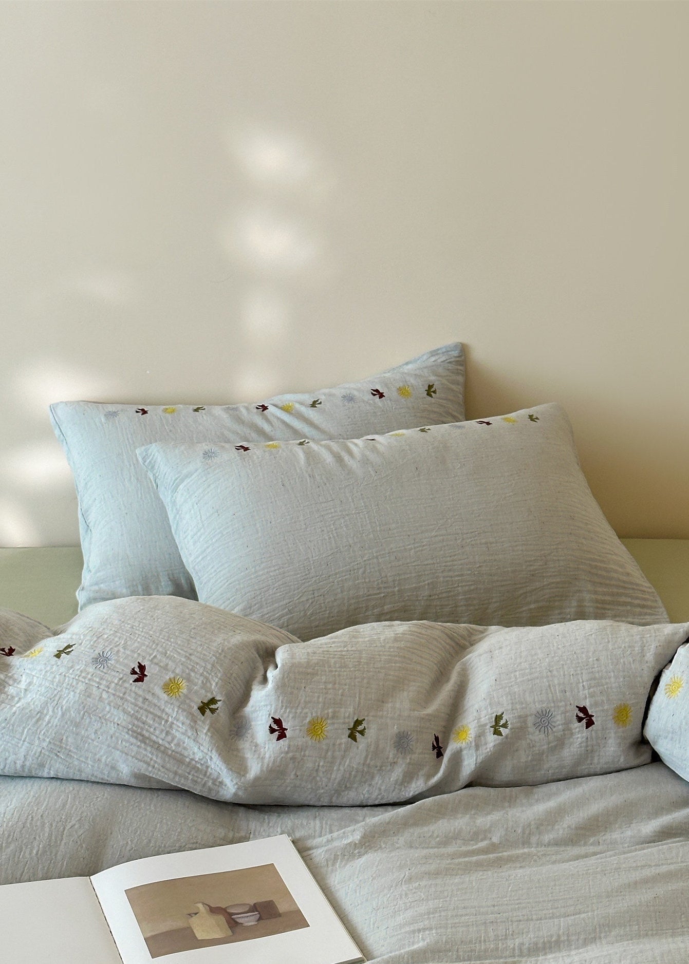Marisol Embroidered Double Gauze Bedding Set - room scene