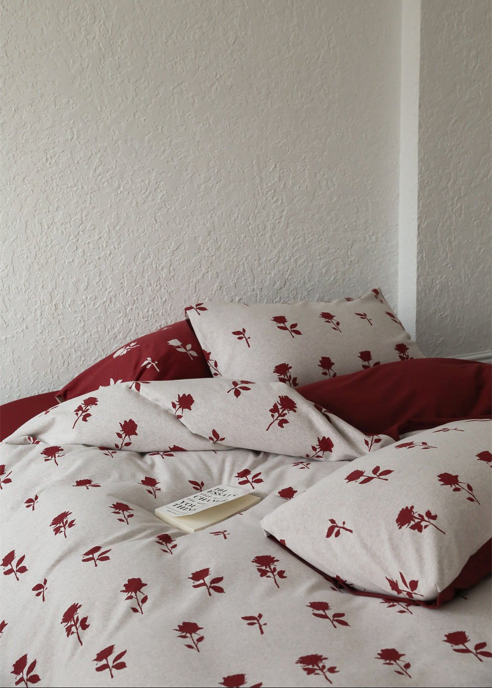 Marlise Floral Jacquard Cotton Bedding Set - room scene