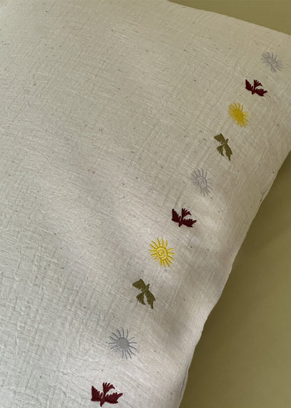 Marisol Embroidered Double Gauze Bedding Set - room scene