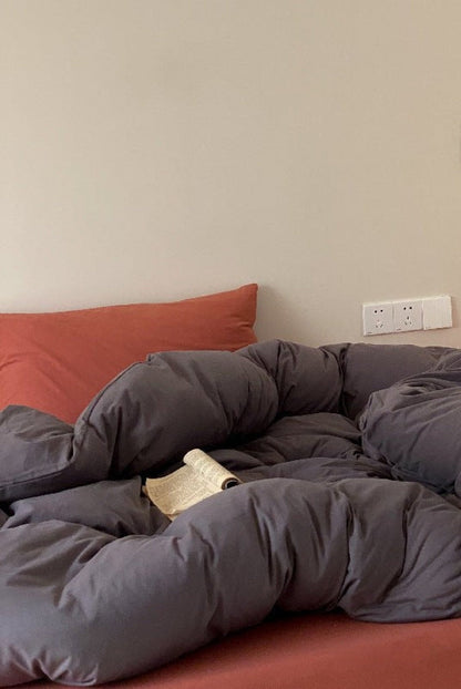 Aldermoor Colorblock Jersey Bedding Set - room scene
