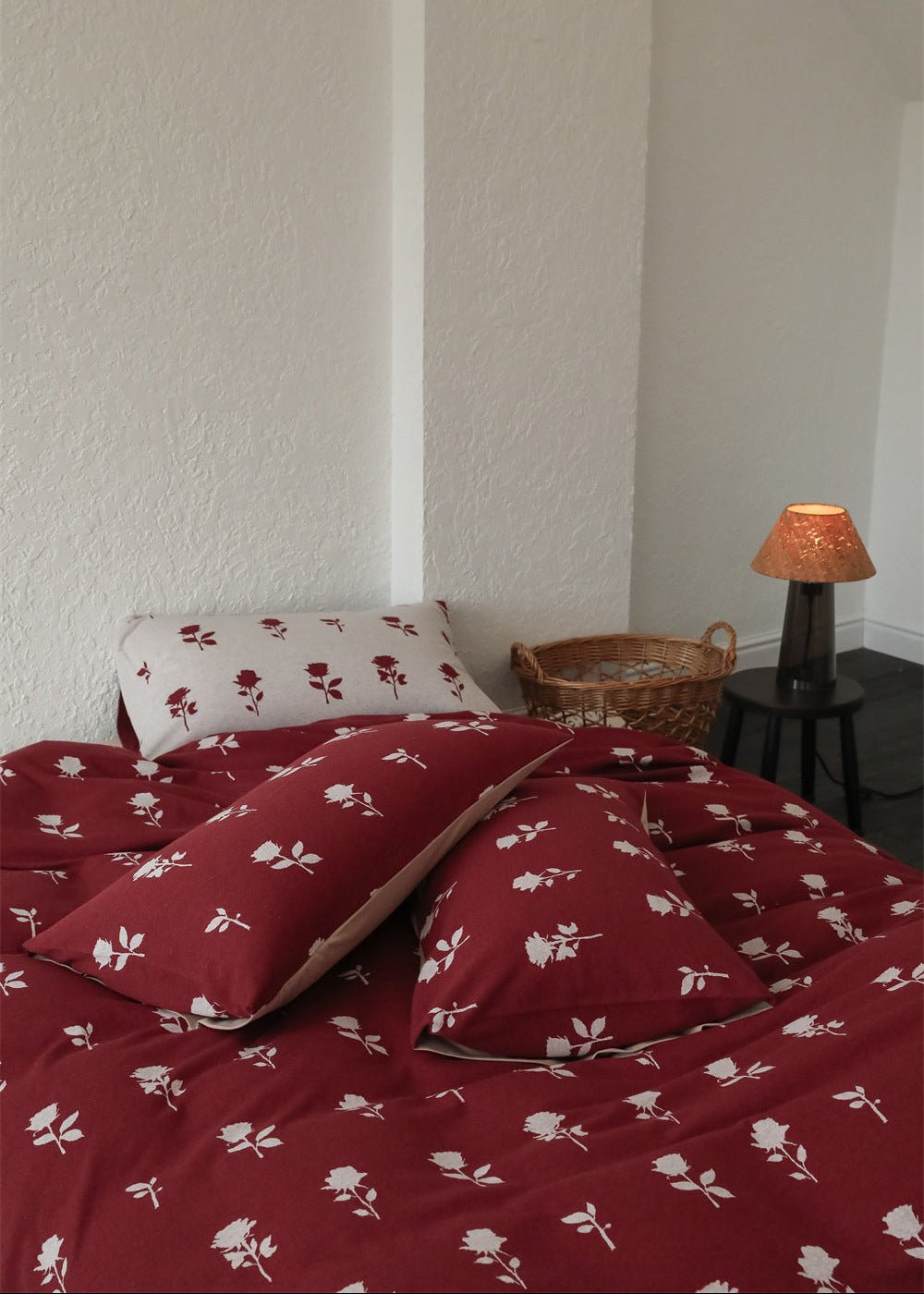 Marlise Floral Jacquard Cotton Bedding Set - room scene
