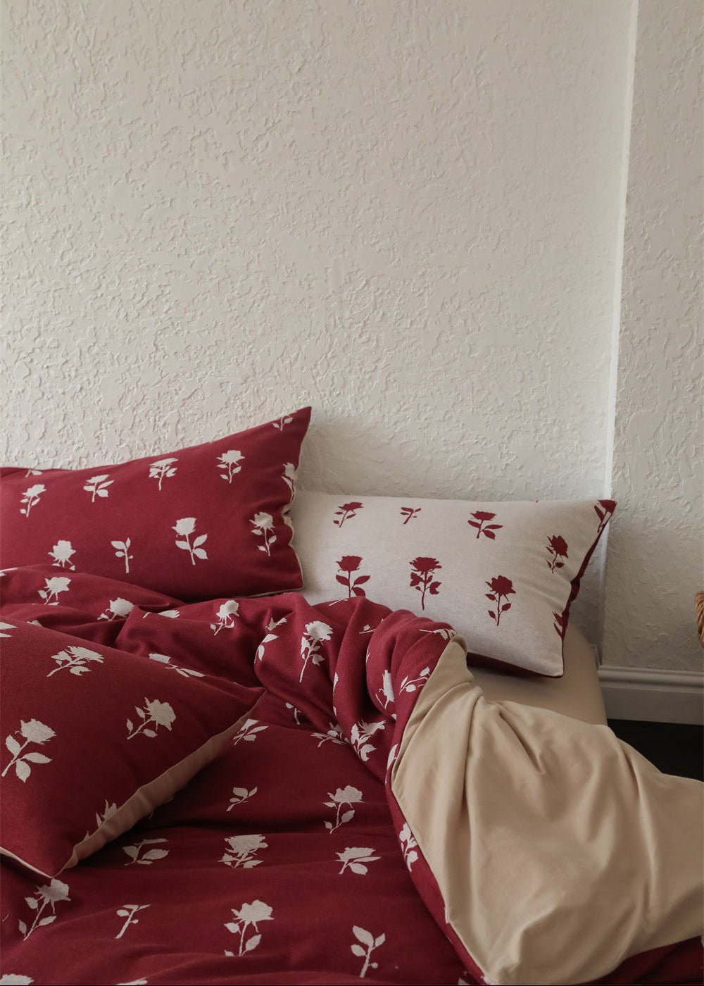 Marlise Floral Jacquard Cotton Bedding Set - room scene