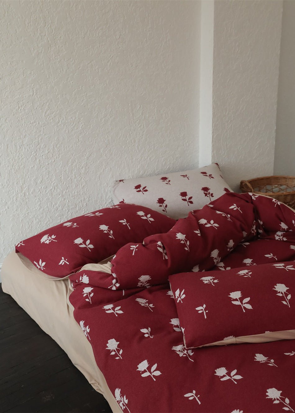 Marlise Floral Jacquard Cotton Bedding Set - room scene