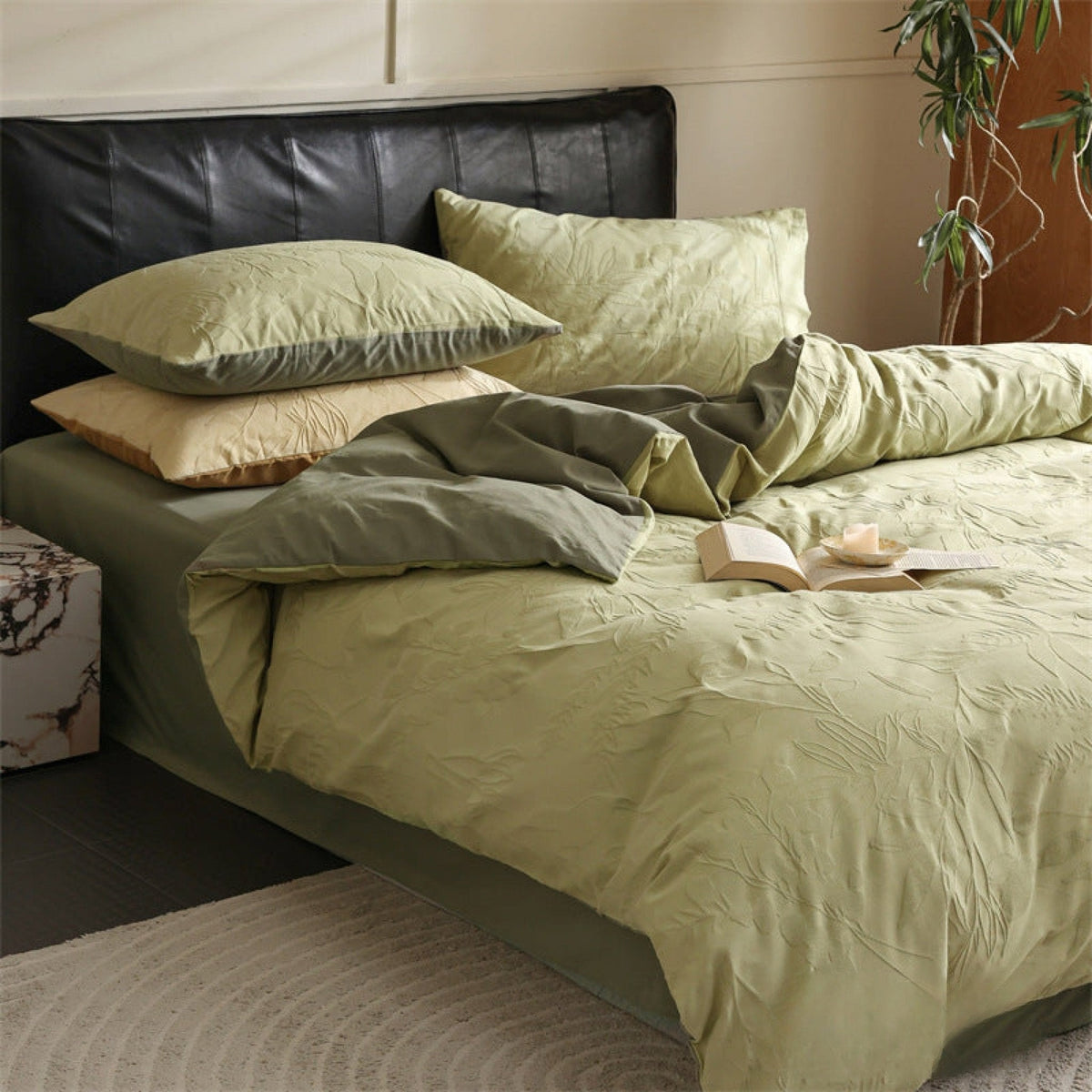 Brushed cotton jacquard bedding set – Pistachio Leaf, alternate view of the duvet and pillows - Roomden
