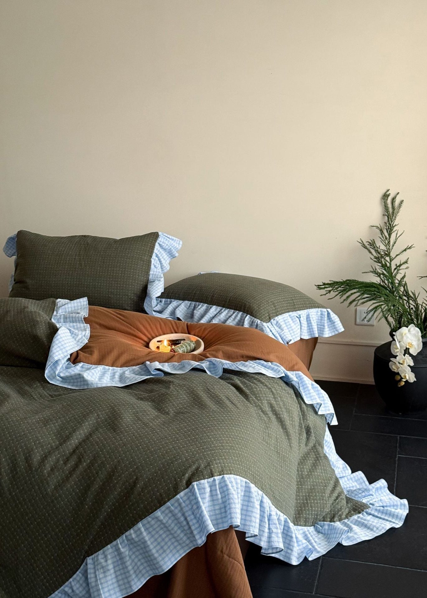 Harwick Gingham Ruffle Cotton Bedding Set - room scene