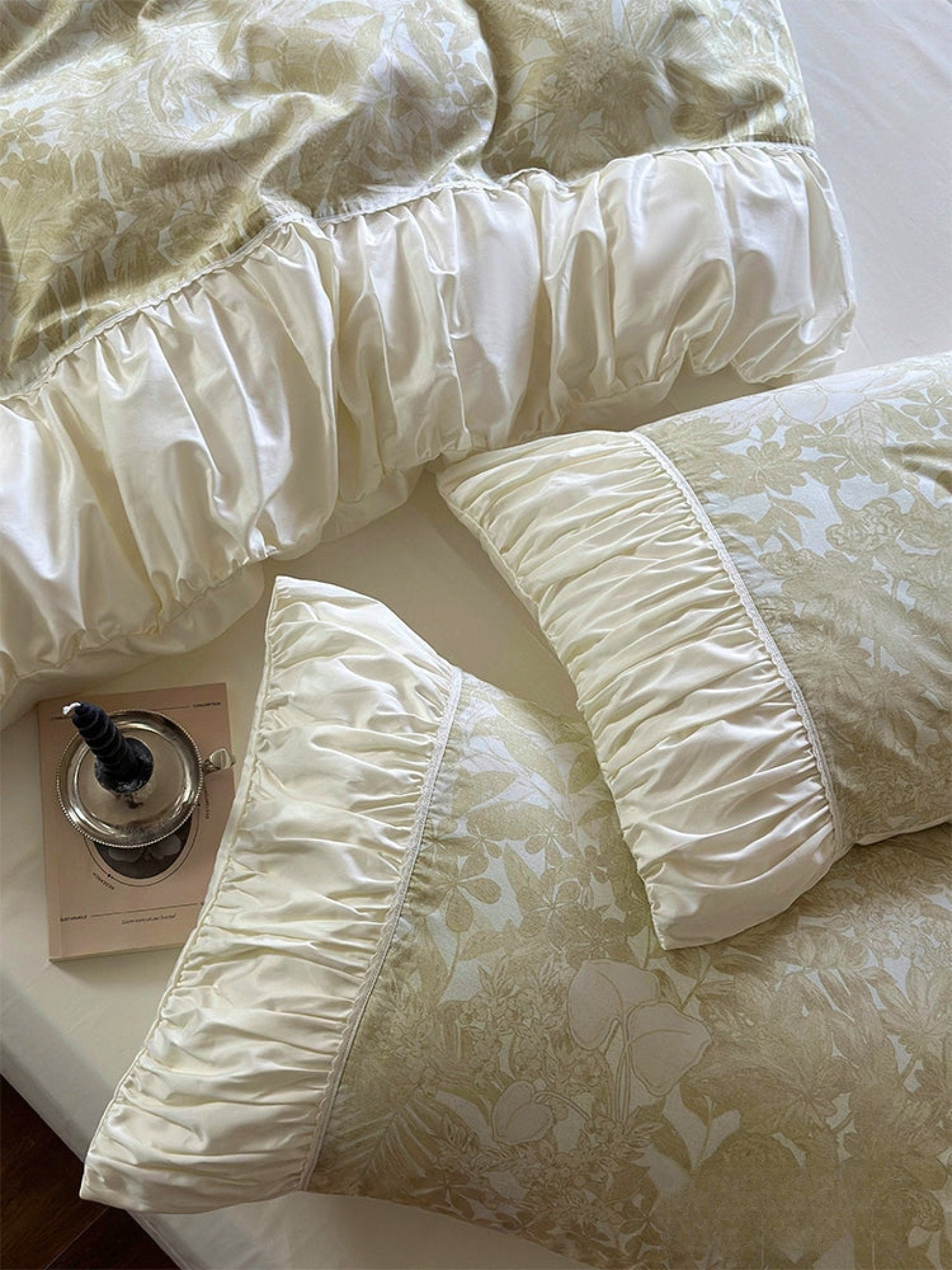 Champagne Jacquard floral ruffle bedding set view 9 - Roomden