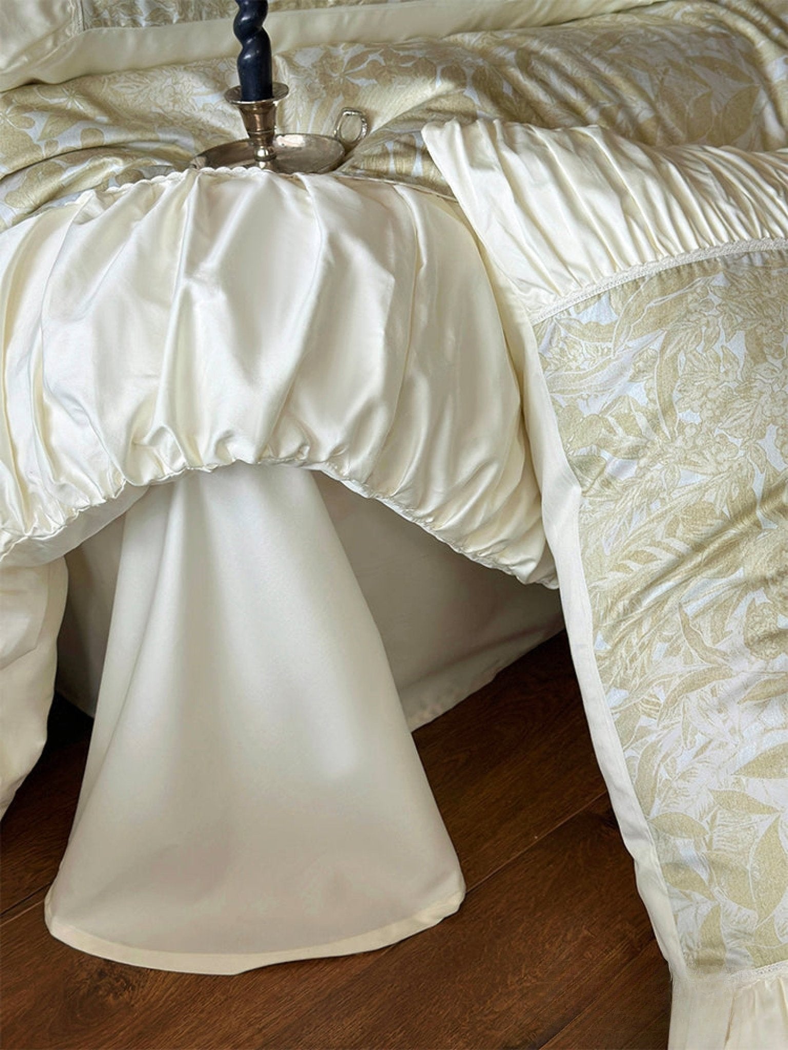 Champagne Jacquard floral ruffle bedding set view 11 - Roomden