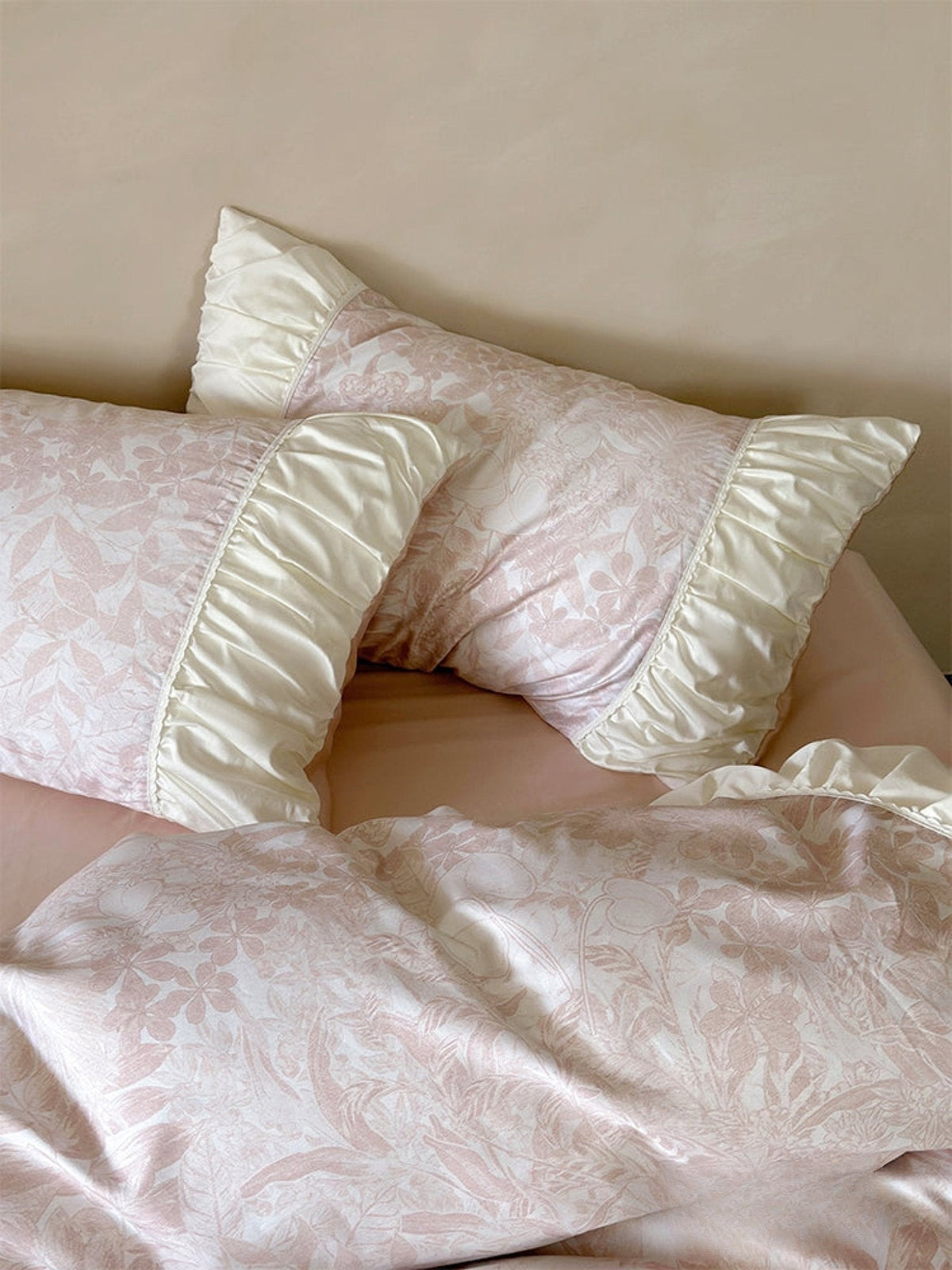 Champagne Jacquard floral ruffle bedding set view 21 - Roomden