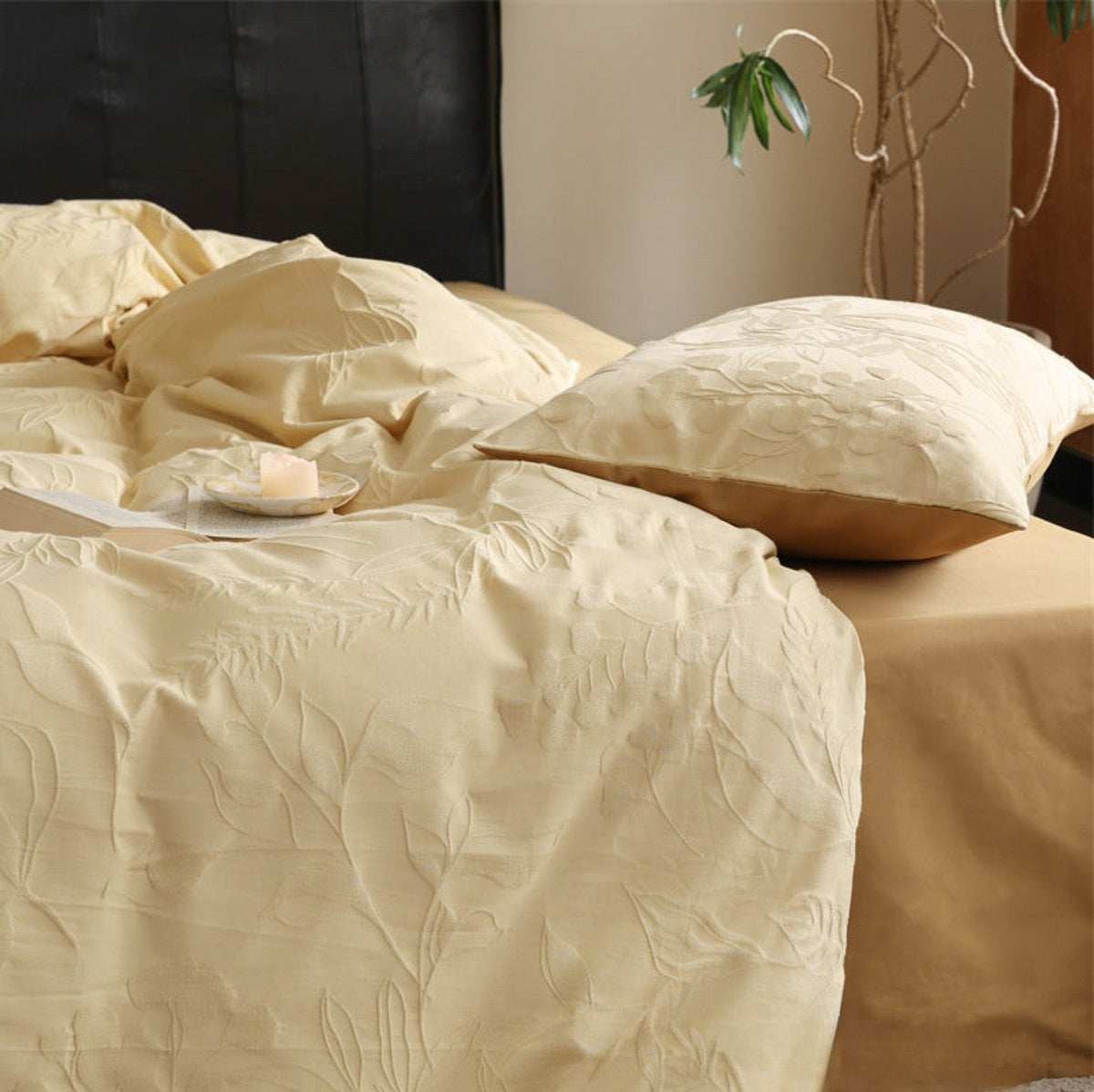 Brushed cotton jacquard bedding set – Butter Yellow Leaf, close view of jacquard fabric and pillows - Roomden