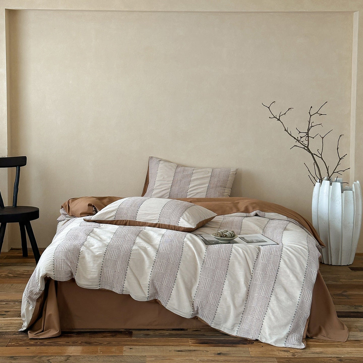 Solmere Striped Waffle-Weave Cotton Bedding Set – khaki stripe front view of the striped bedding and pillows - Roomden
