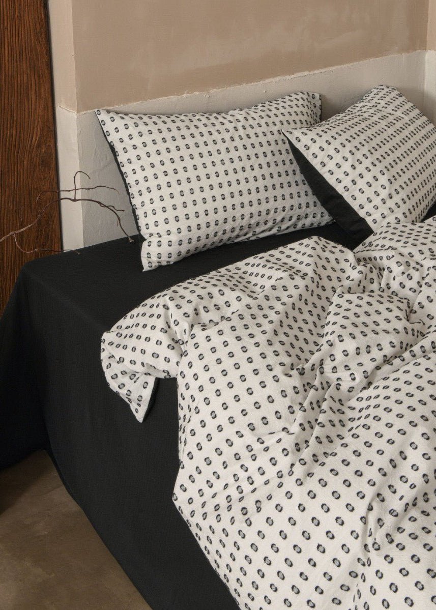 Amberlyn Dotted Cotton Bedding Set - room scene