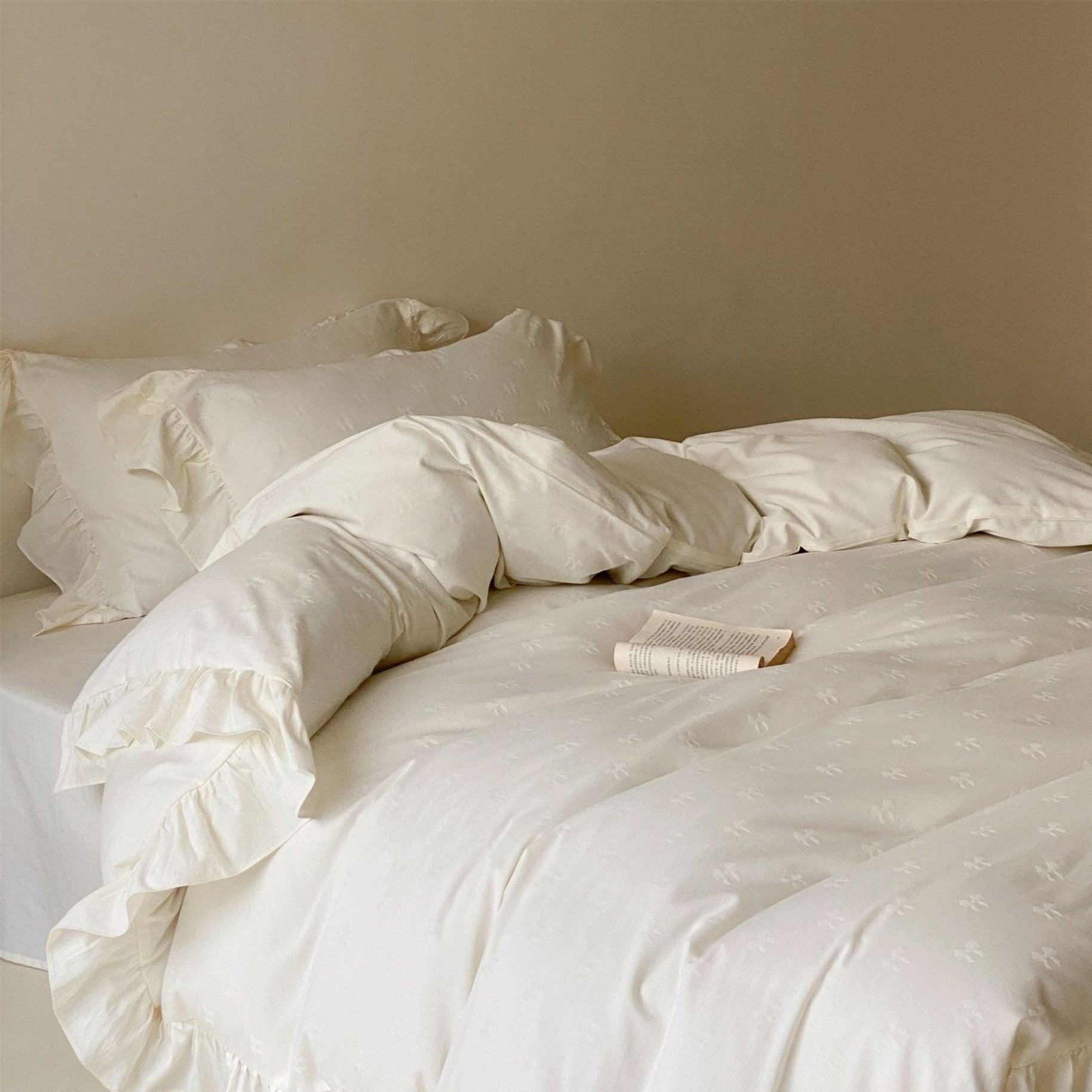 Fenella Ruffle Washed Cotton Bedding Set - Ivory Moonlight